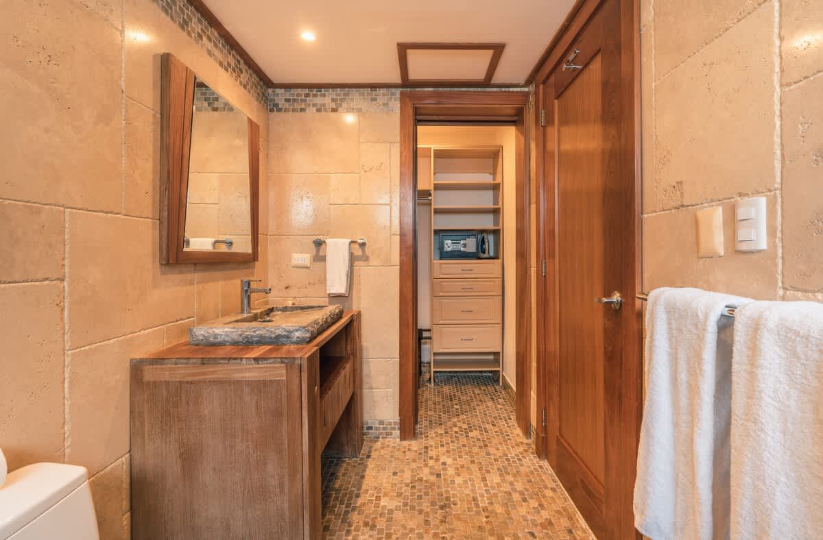 699f6109a897792dd6feb871