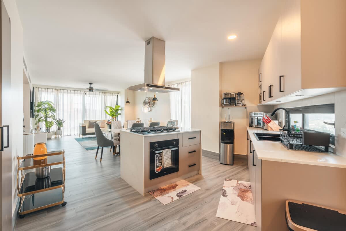 6944443ffcb6fe3e7c3fbdea