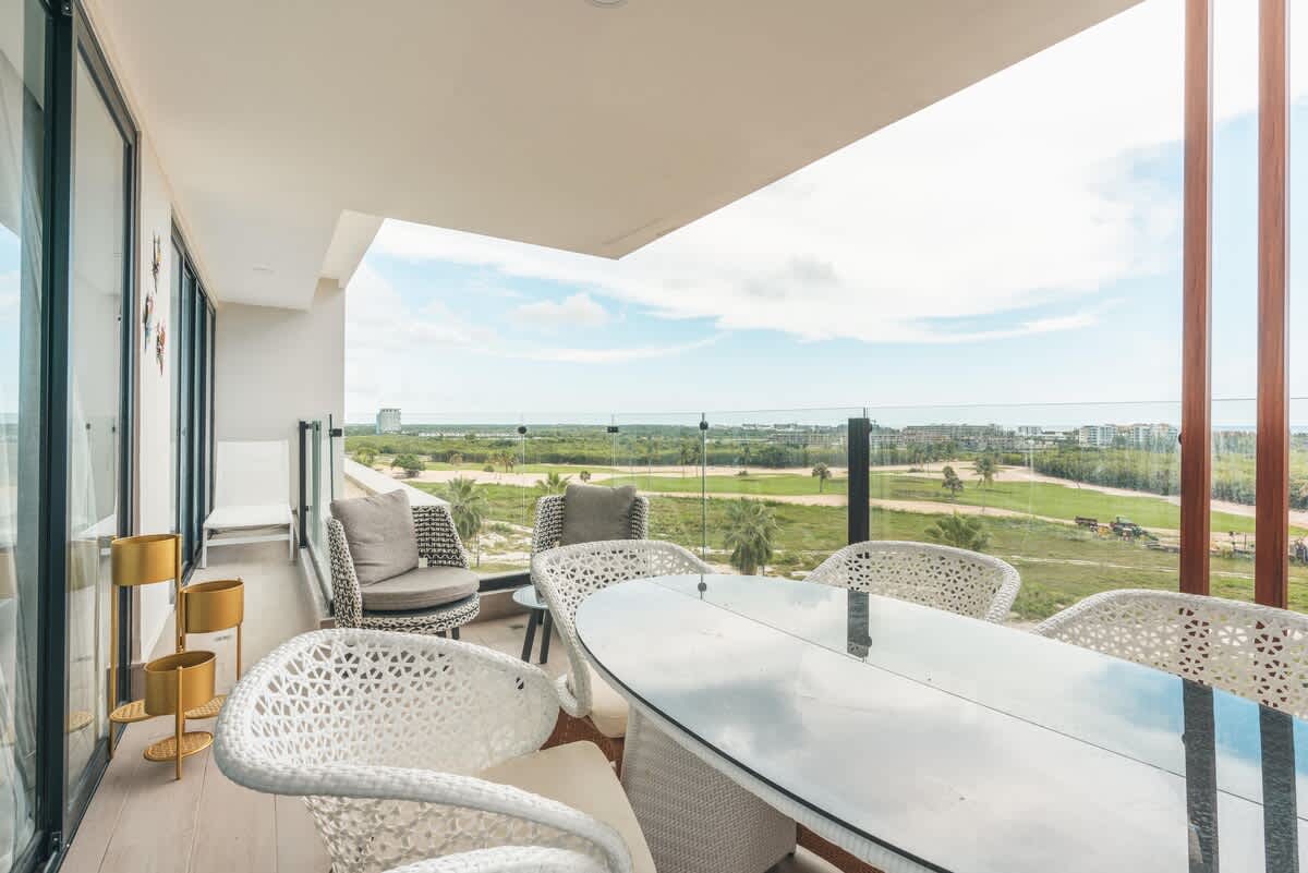 6944443ffcb6fe3e7c3fbdca