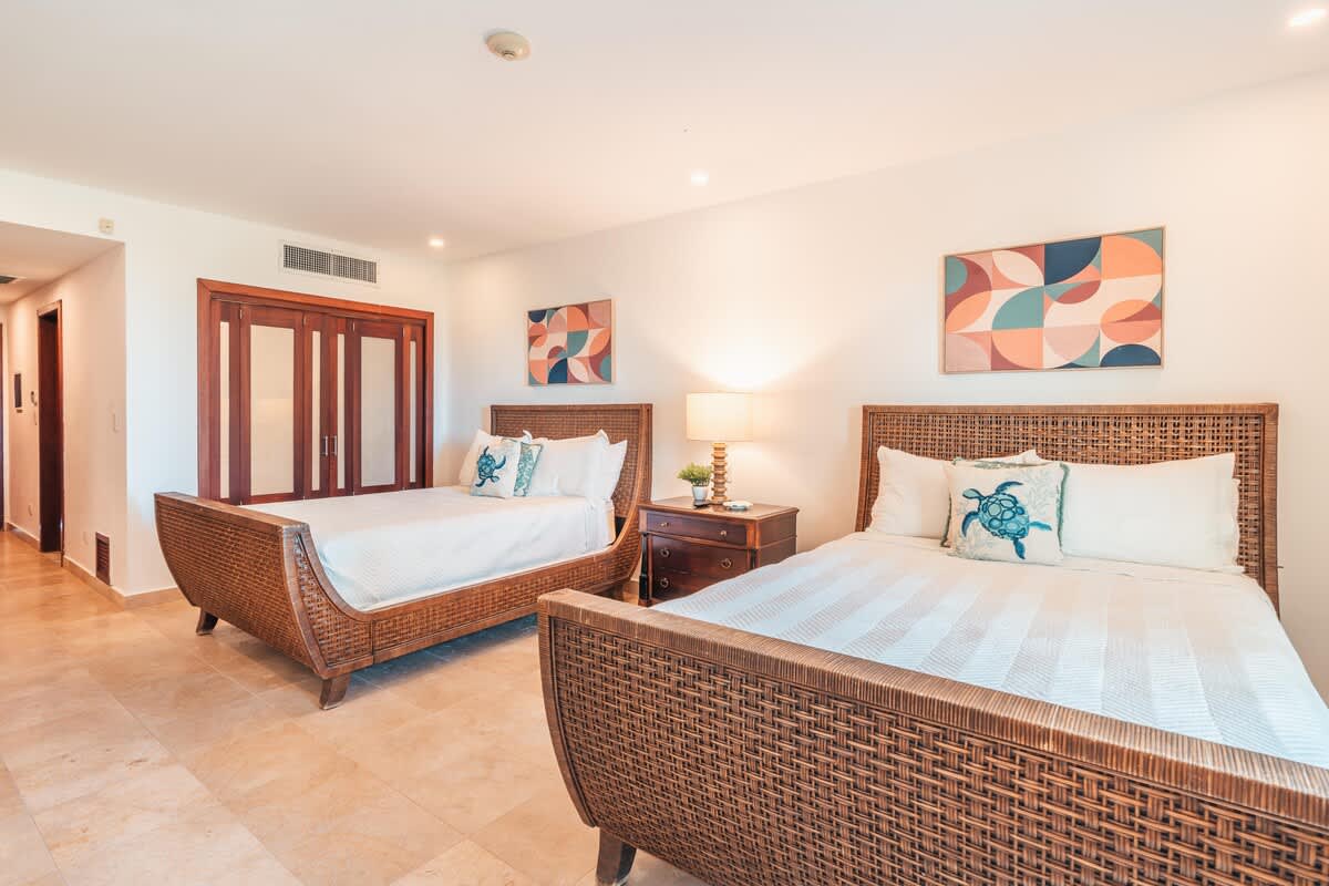 6944443e914dba2e072f7d40