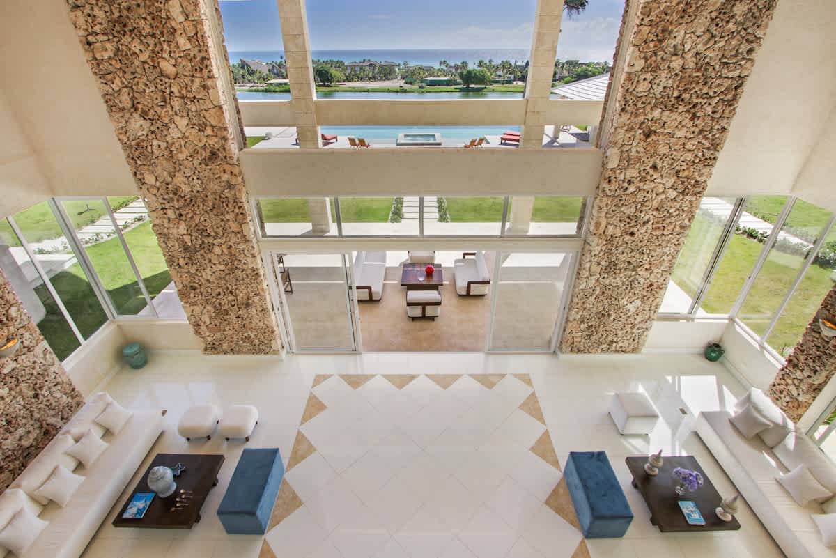 6944446d914dba2e072f7f70