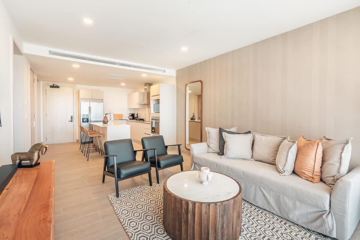 6944448c914dba2e072f8096