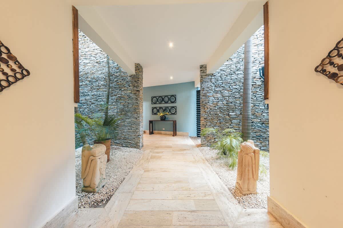 6944431c914dba2e072f7244