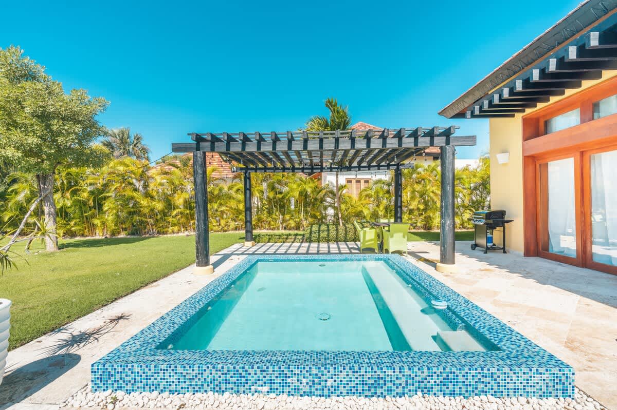 6945c09ffcb6fe3e7c4434dc