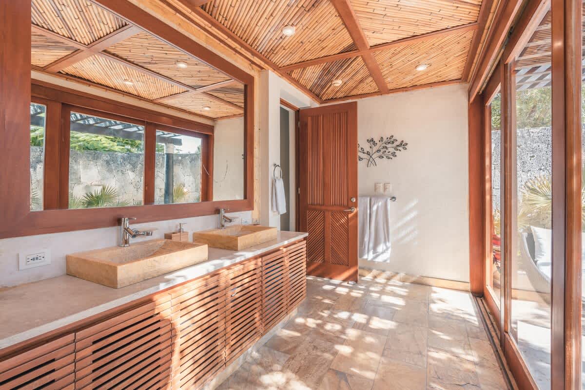 6944437b914dba2e072f76ea