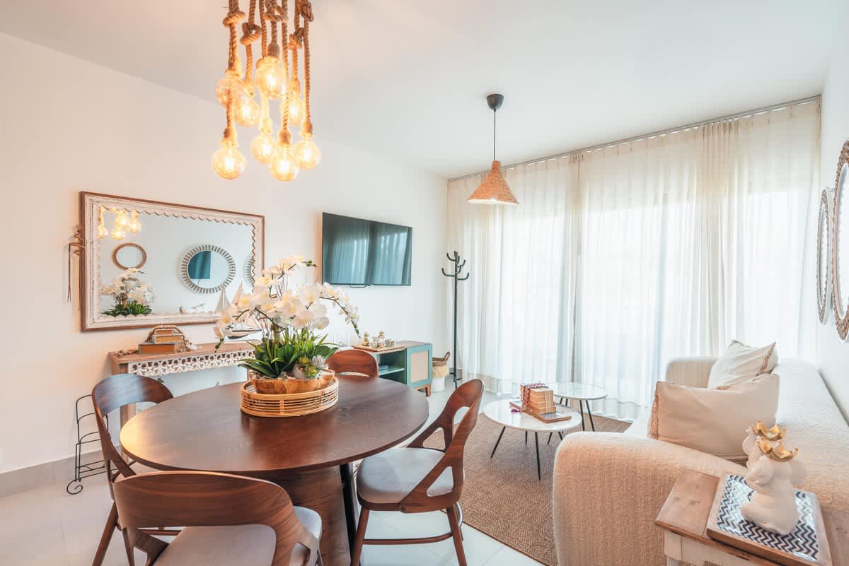 6944443b914dba2e072f7d12