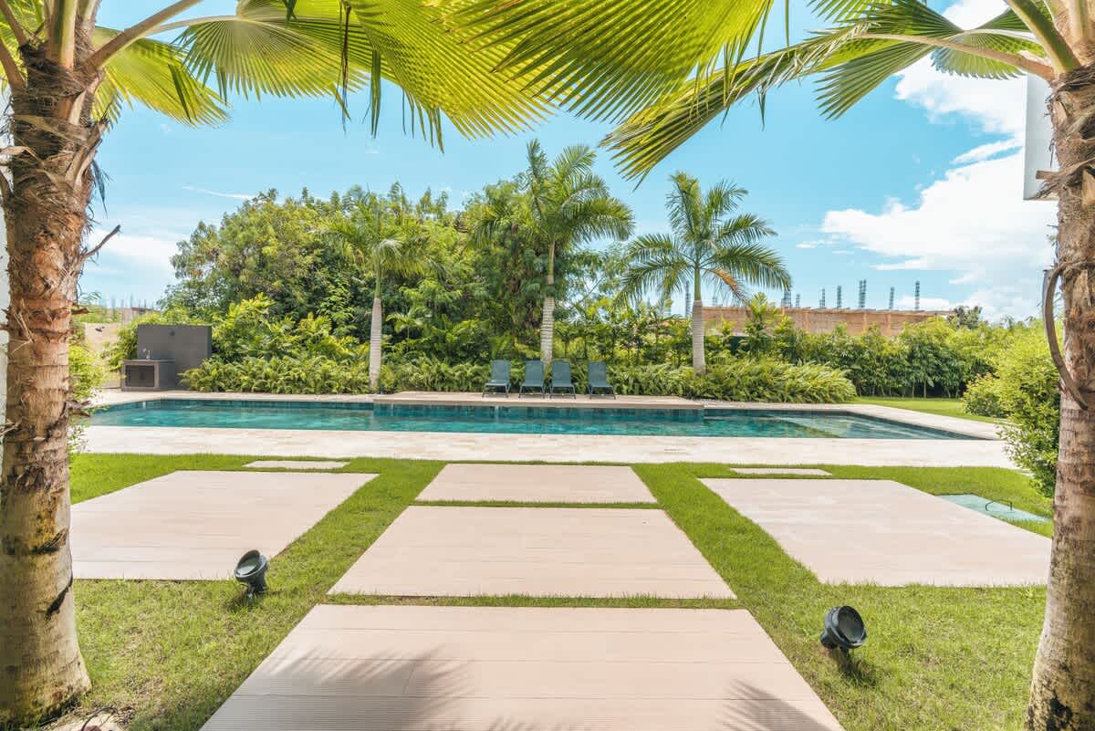 6944443b914dba2e072f7d1a