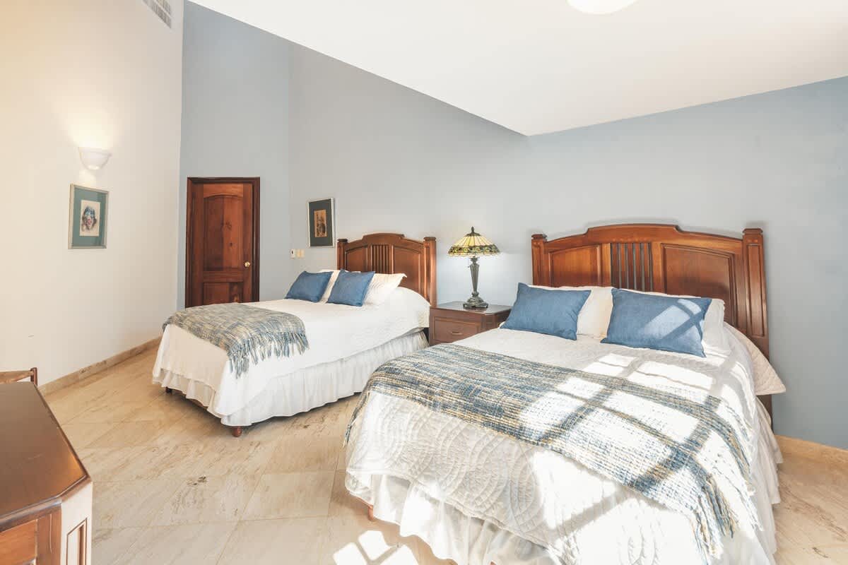 69444452fcb6fe3e7c3fbf74