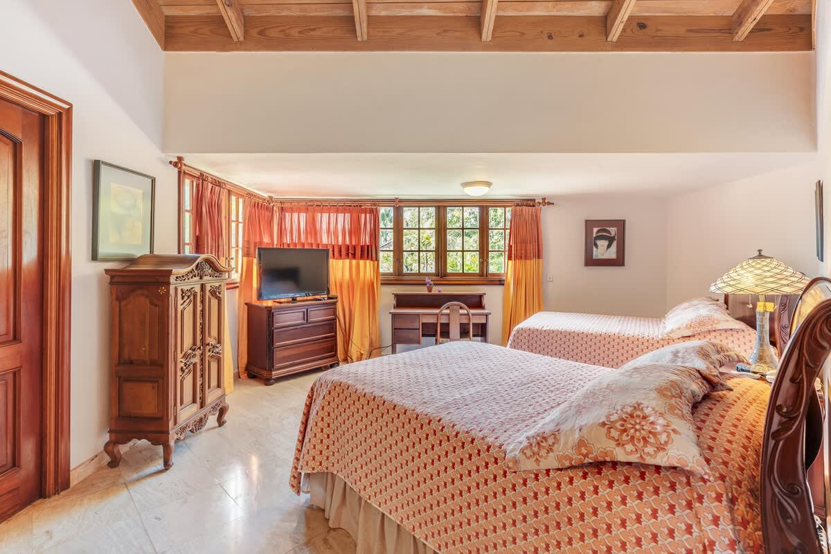 69444452fcb6fe3e7c3fbf8d