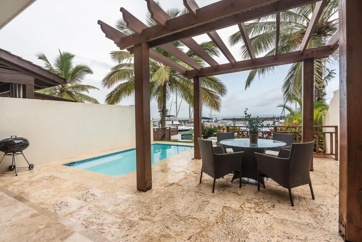 694aff6498ade2a2e859fe12