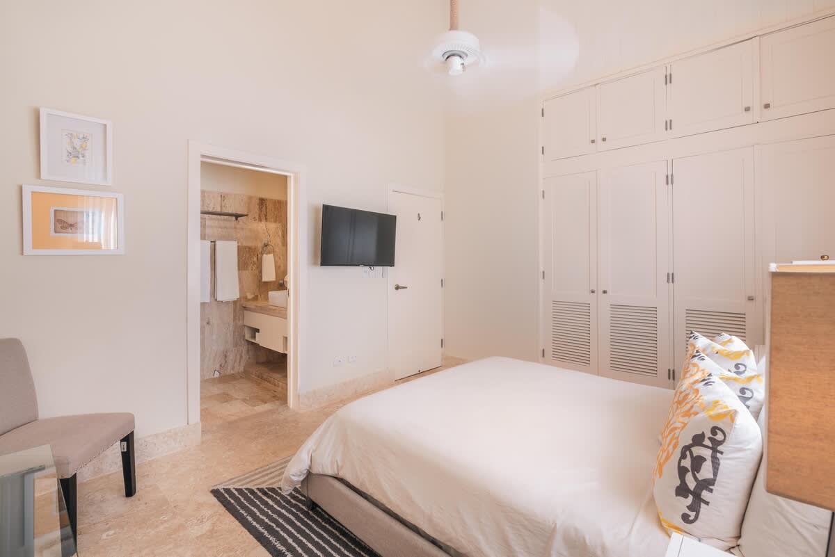 6944441cfcb6fe3e7c3fbb5b