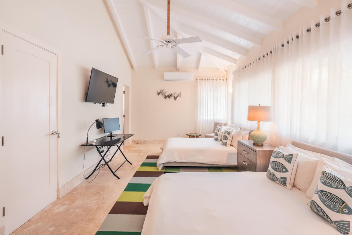 6944441cfcb6fe3e7c3fbb51