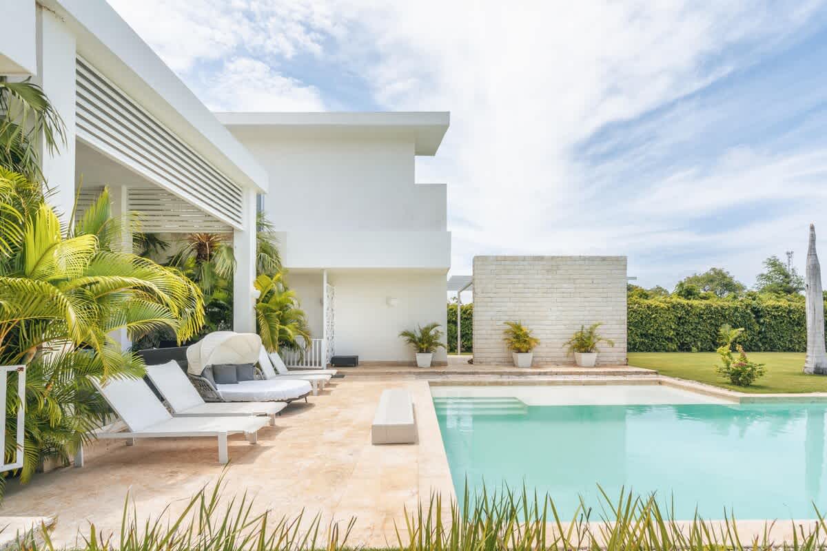 6952bede9ffb66b812f543c4