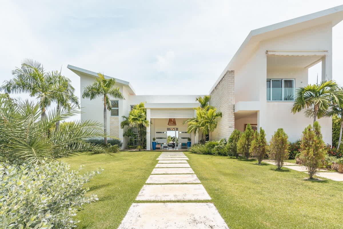 6952bede9ffb66b812f543ae