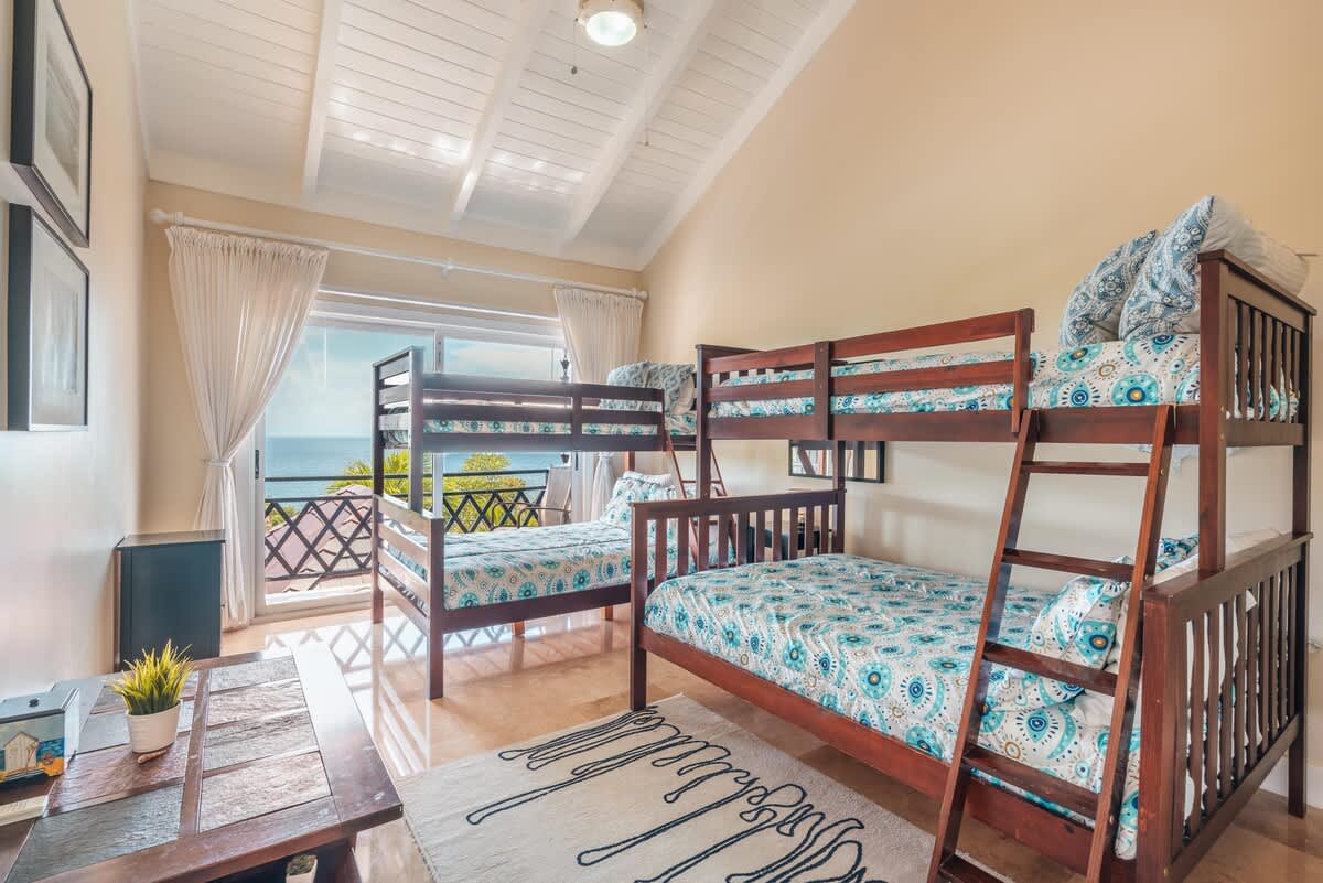 6945c071fcb6fe3e7c4433a5